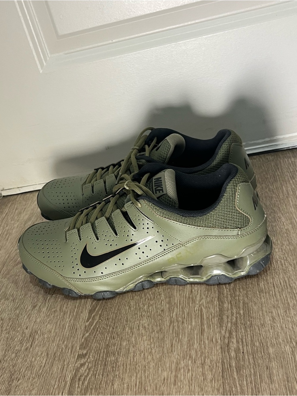 Nike Reax 8 TR Medium Olive Black Men’s Size 13 - Picture 5 of 9